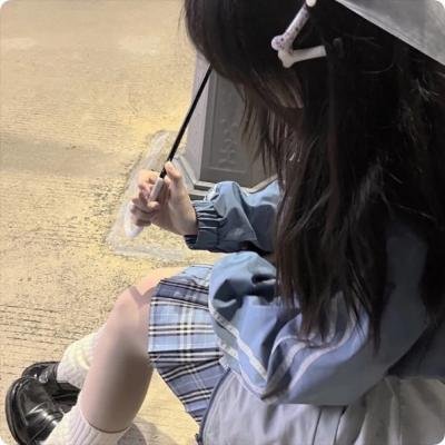 雷电交加的小路